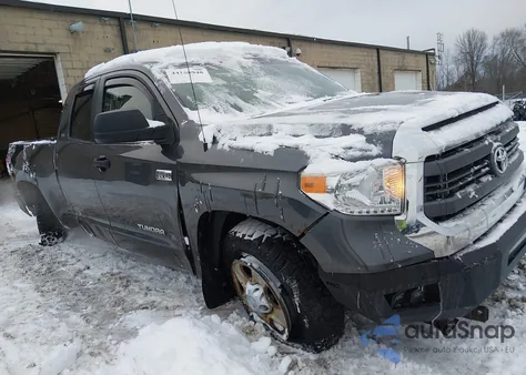 2014 Toyota Tundra Sr5 5.7L V8 z USA, uszkodzony, nr VIN 5TFUY5F18EX348408